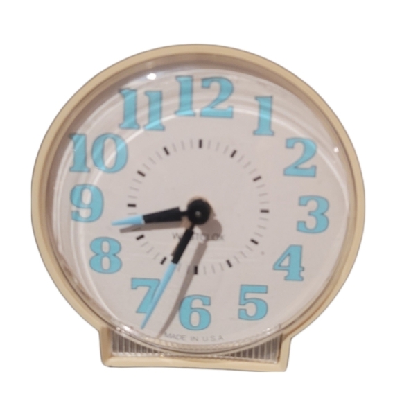 Westclox MCM Cream and Blue Glow in The Dark Wind Up‎ Travel Alarm Clock - Picture 2 of 3